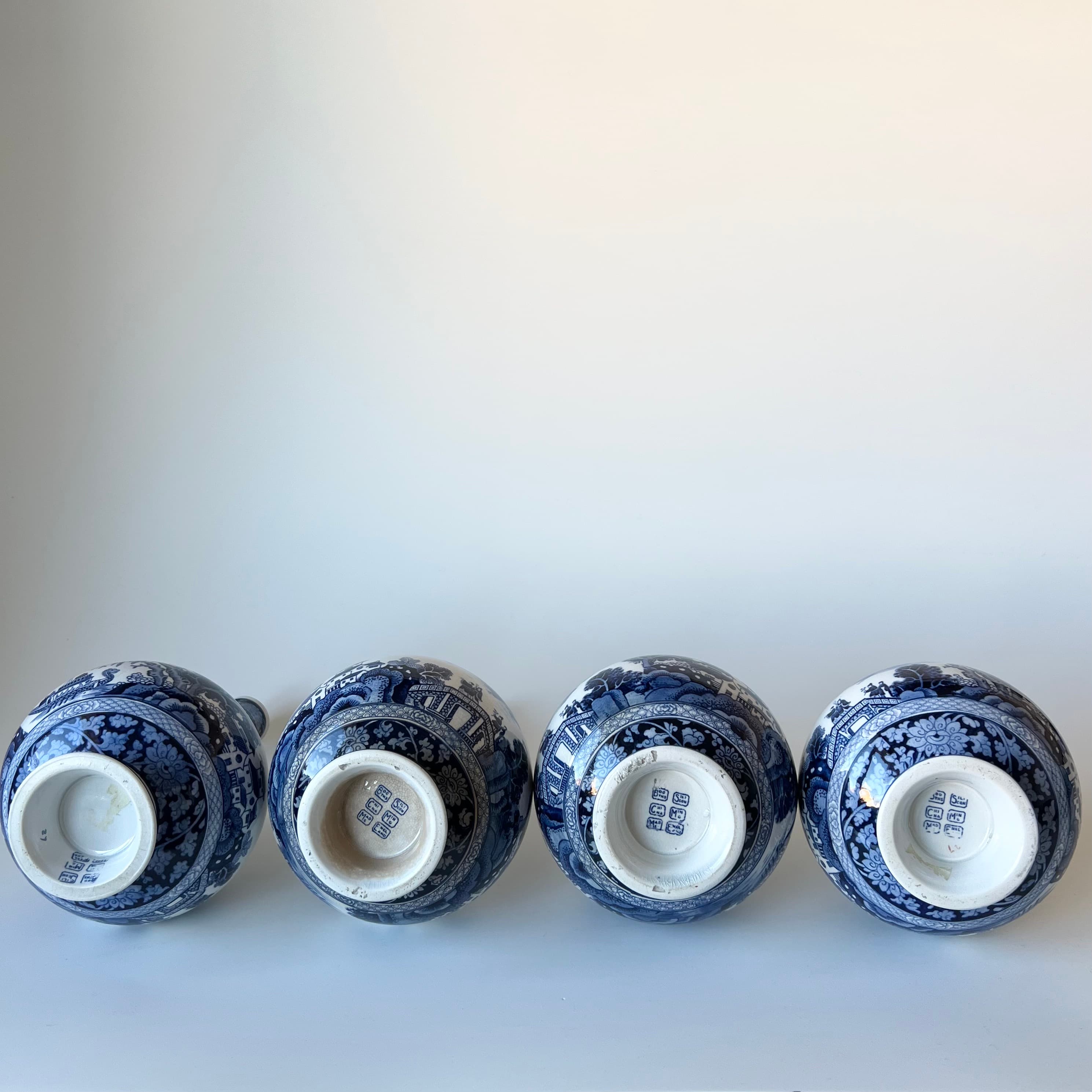 Set of 4 Antique 'Real Old Willow' Vases by Booths detail 6