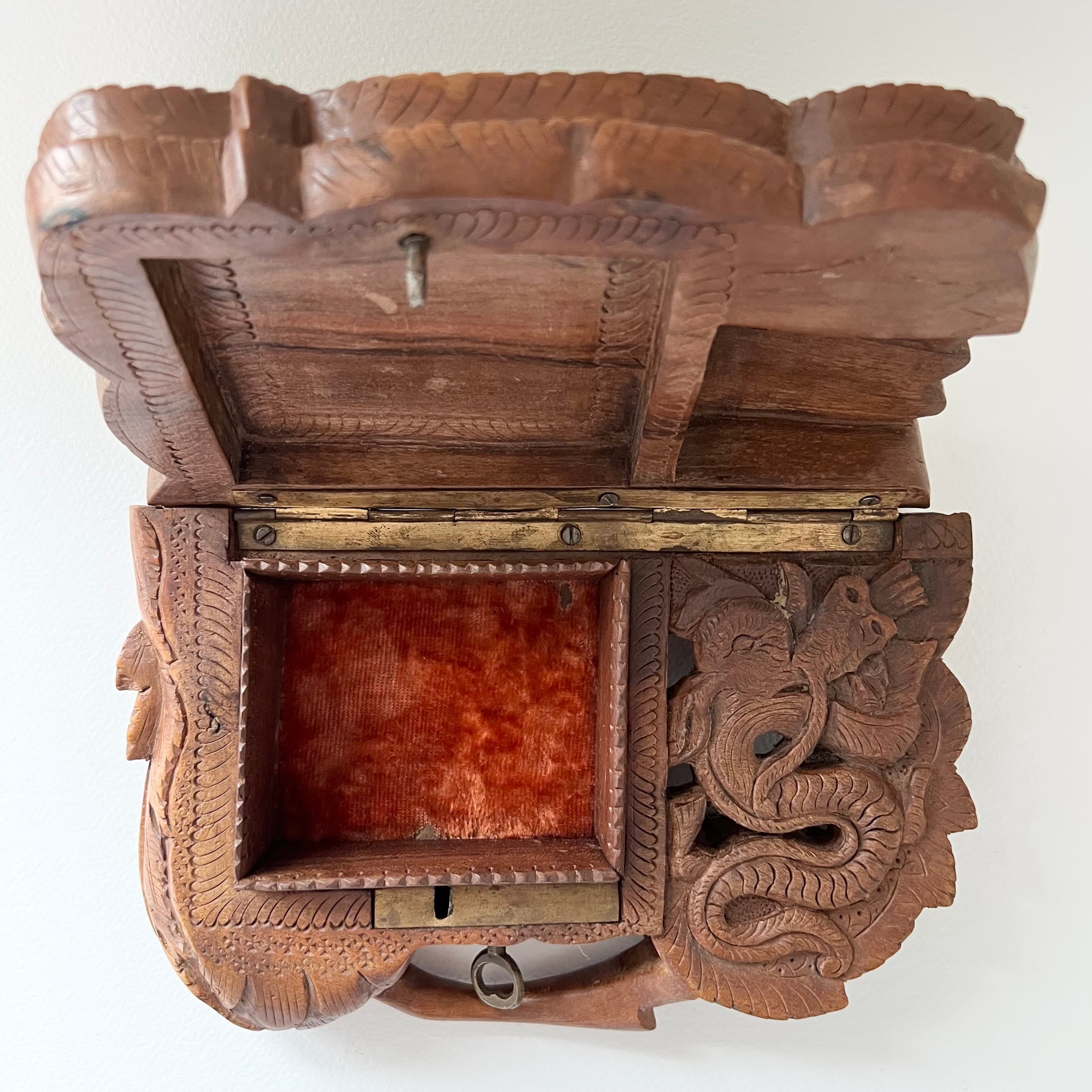 Vintage Hand-Carved Dragon Wood Jewellery Box detail 4