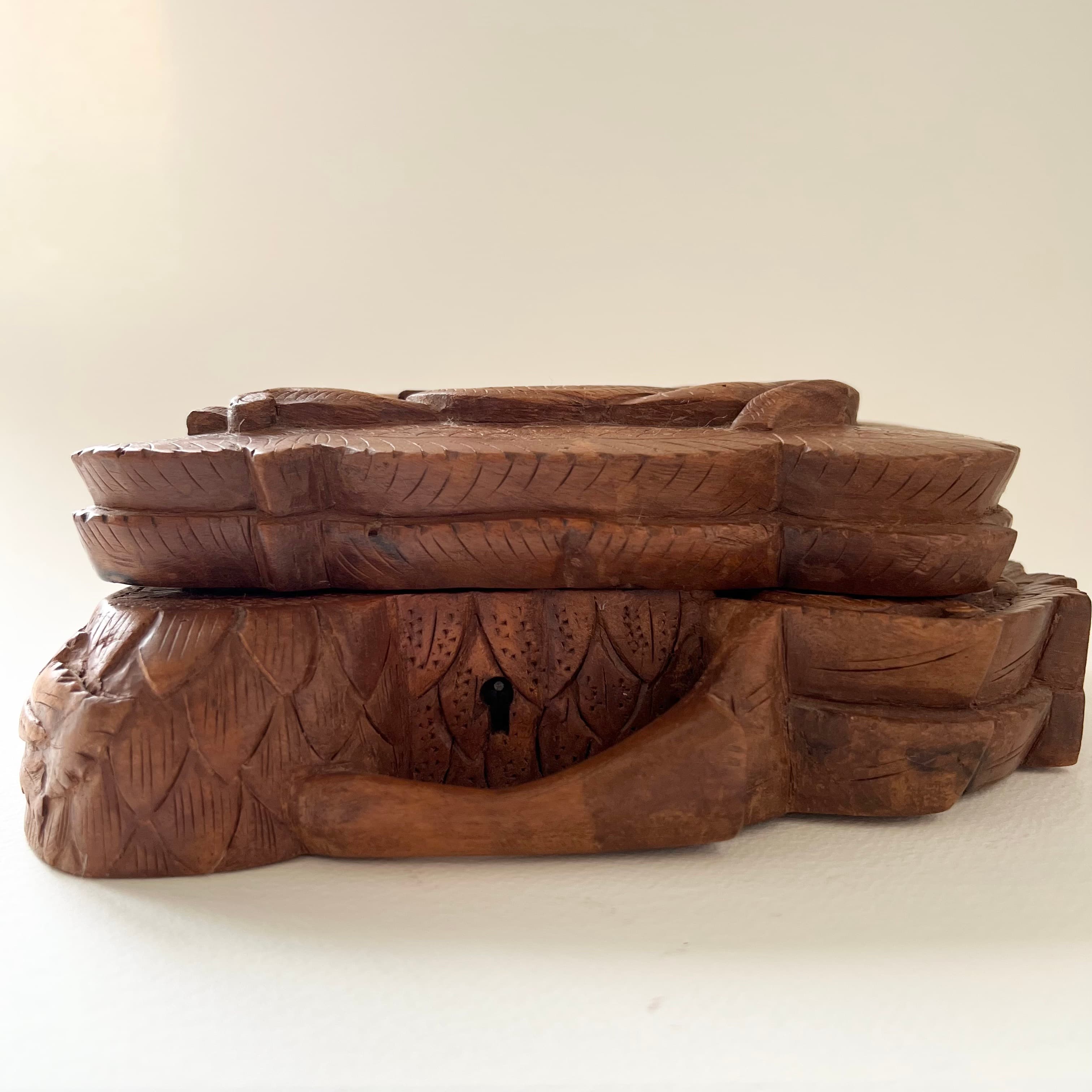 Vintage Hand-Carved Dragon Wood Jewellery Box detail 10