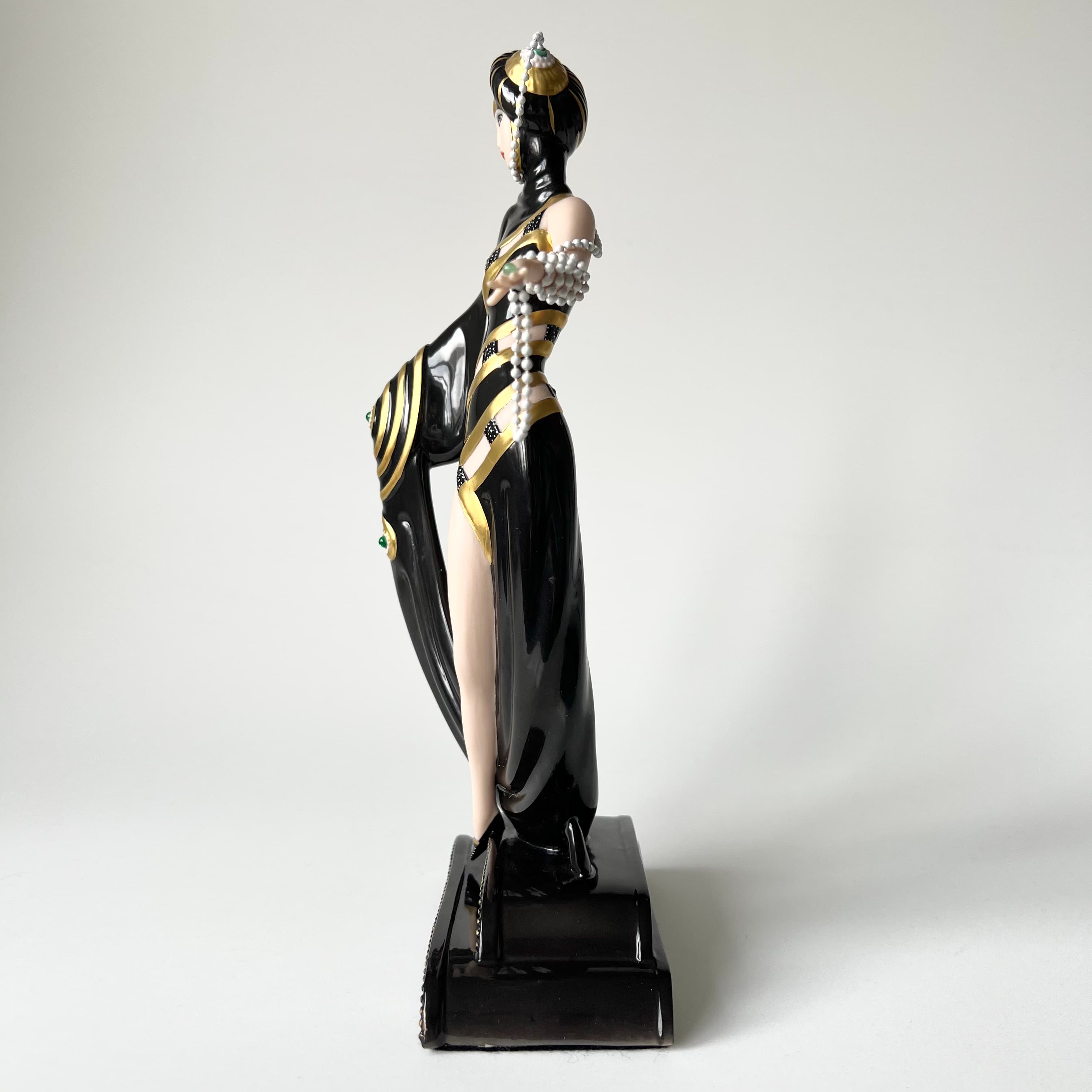 Art Deco Style Porcelain Figurine "Pearls and Emeralds" detail 1