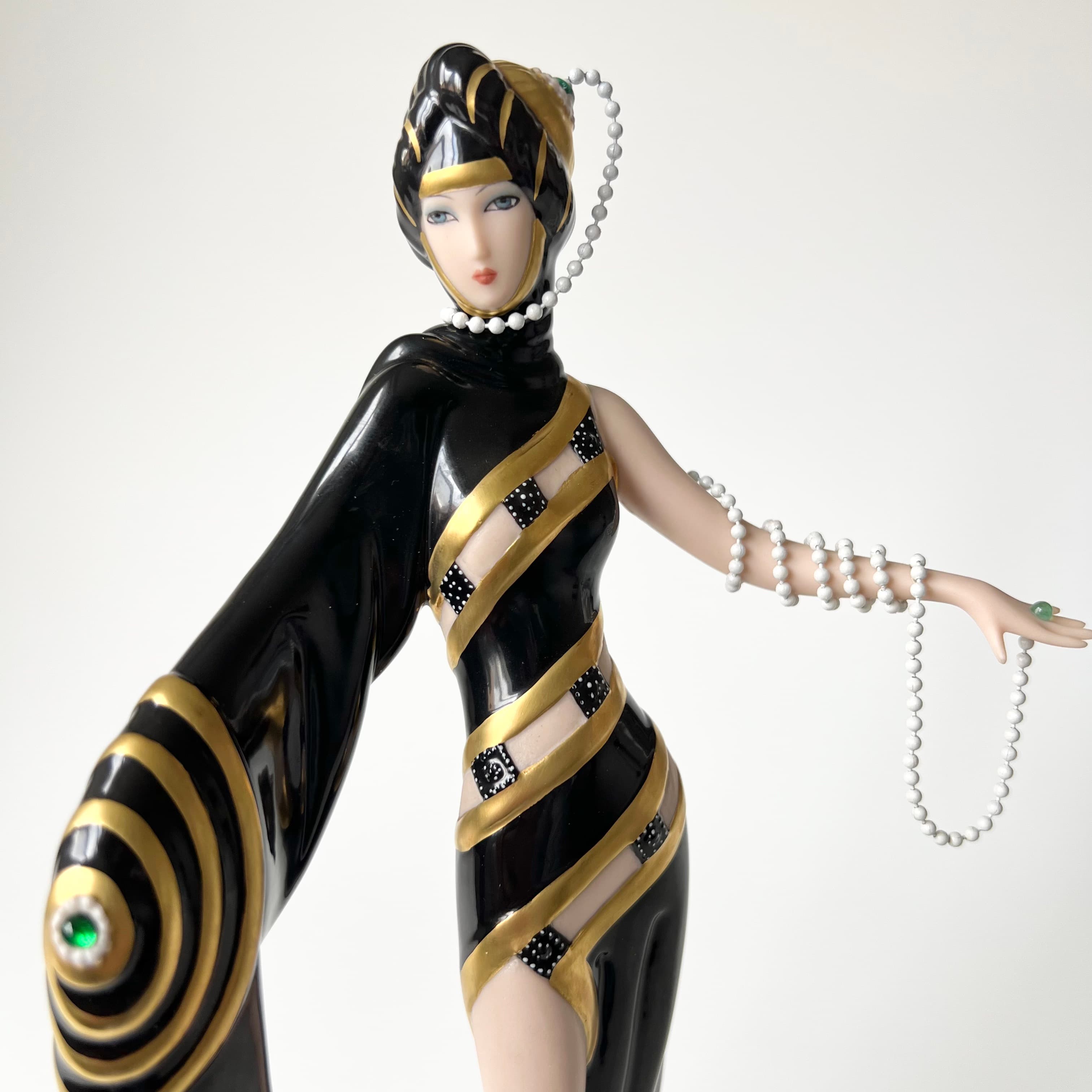 Art Deco Style Porcelain Figurine "Pearls and Emeralds" detail 4