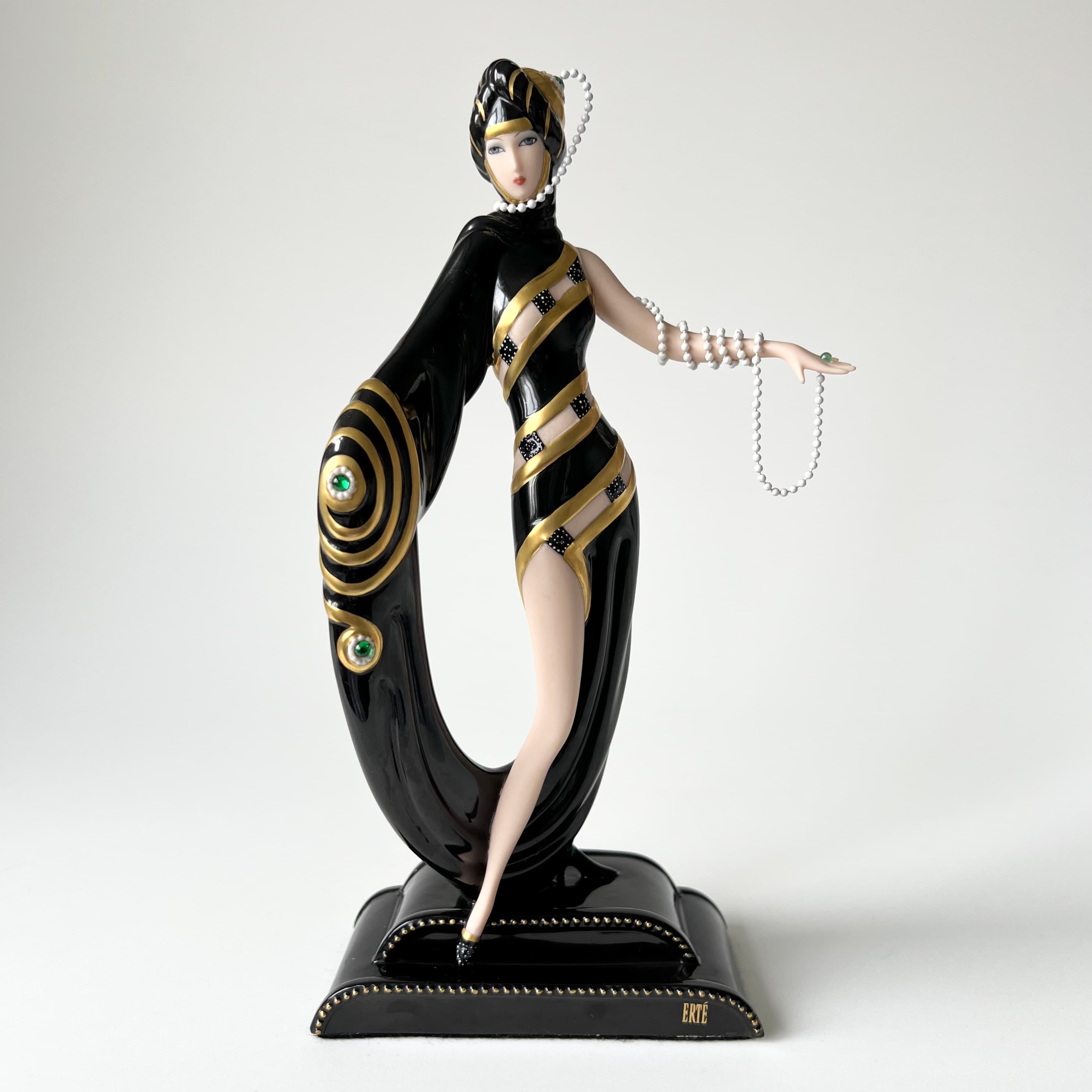 Art Deco Style Porcelain Figurine "Pearls and Emeralds"