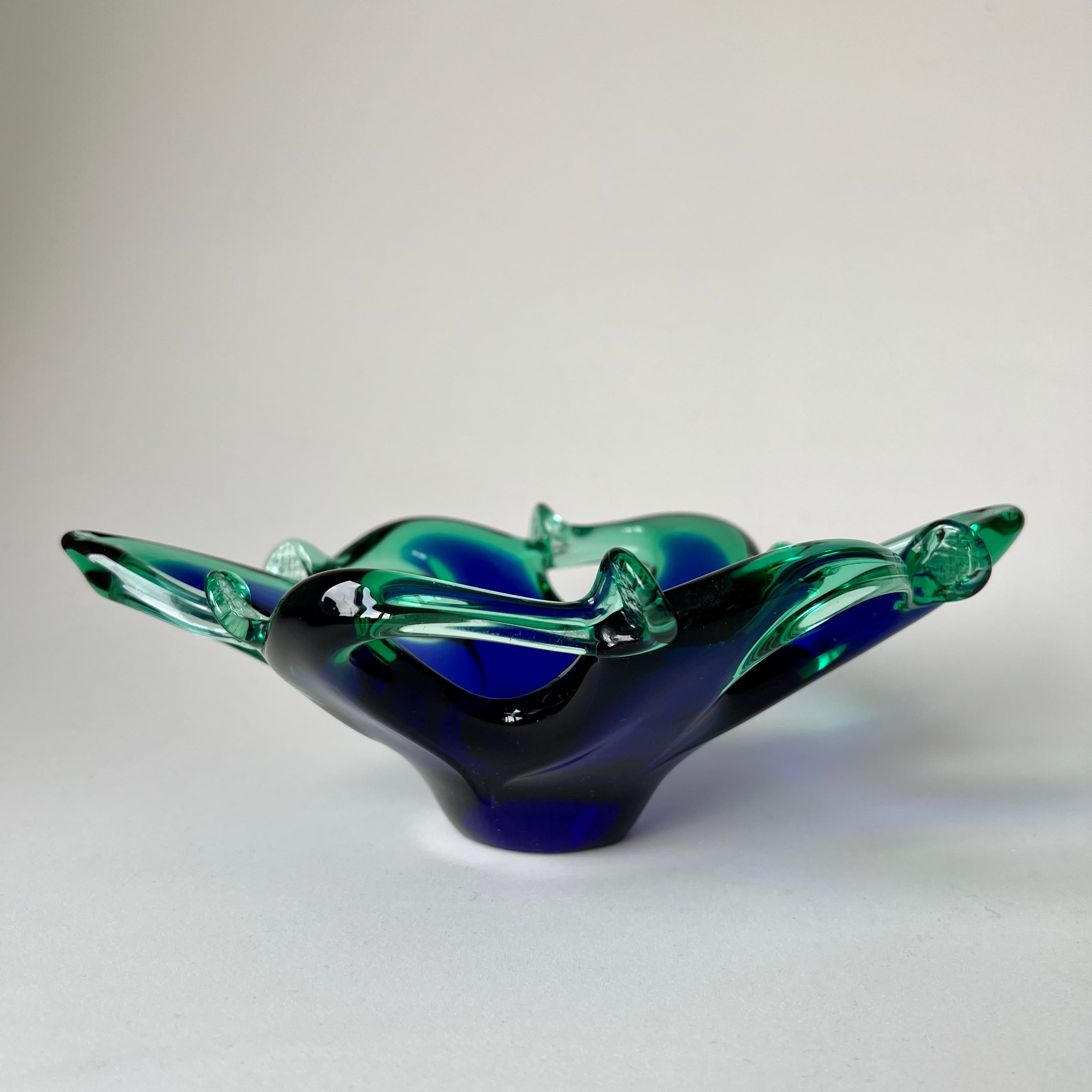 Mid-Century Style Murano Glass Biomorphic Bowl detail 1