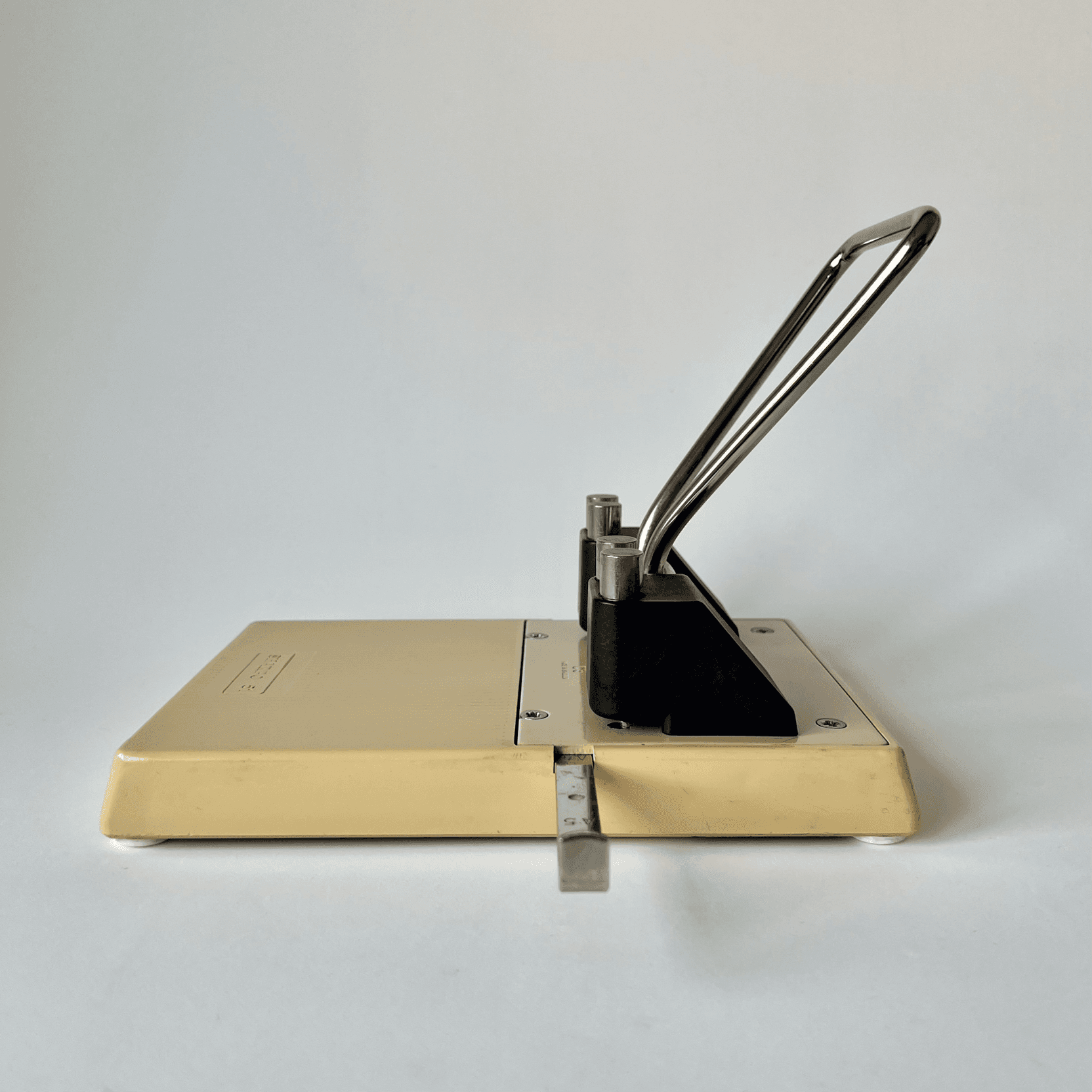 Vintage Swedish Heavy Duty Hole Punch Sharpo 51 detail 5