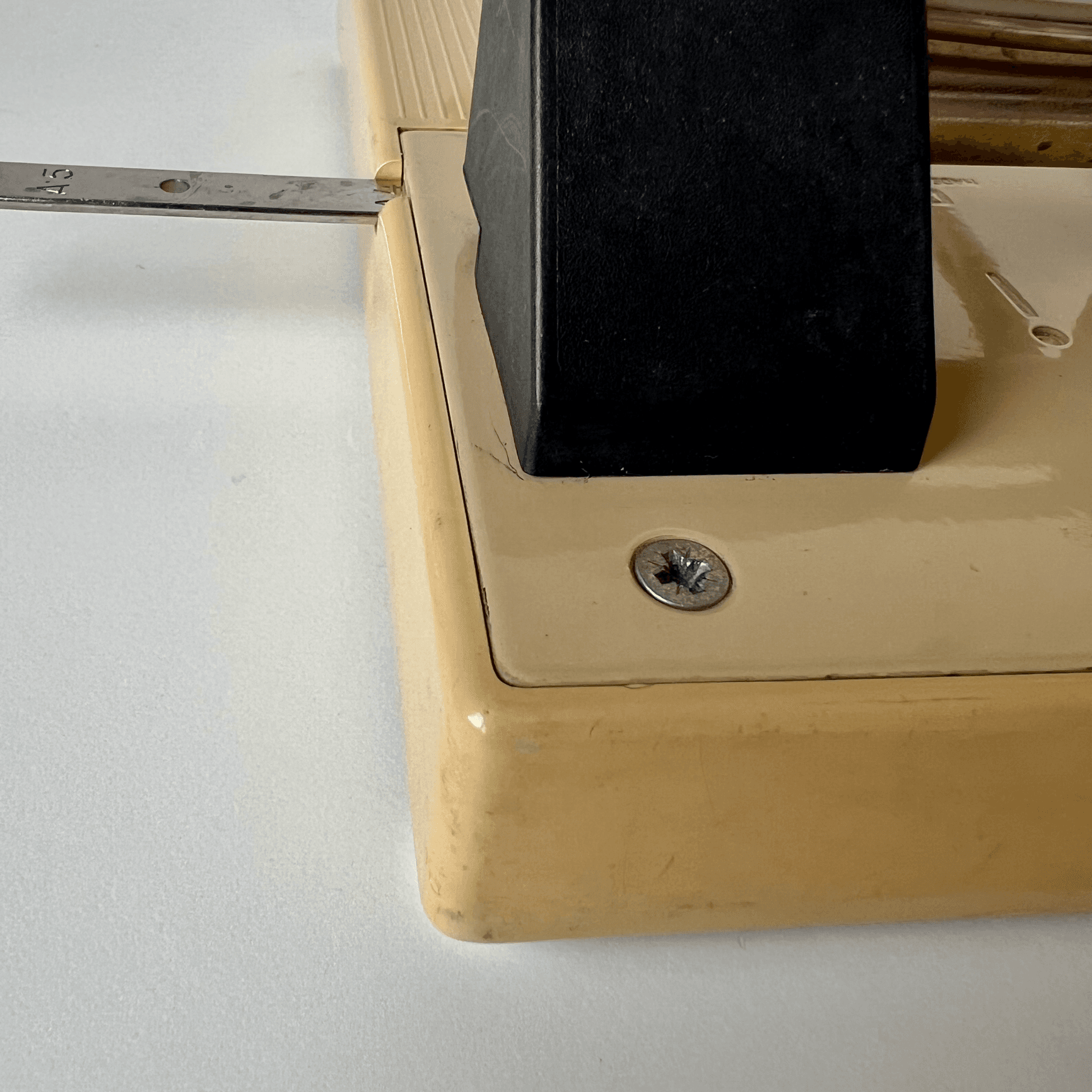 Vintage Swedish Heavy Duty Hole Punch Sharpo 51 detail 9