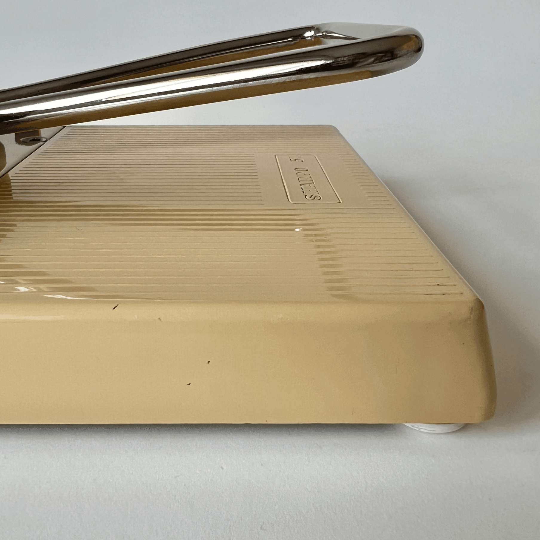 Vintage Swedish Heavy Duty Hole Punch Sharpo 51 detail 11