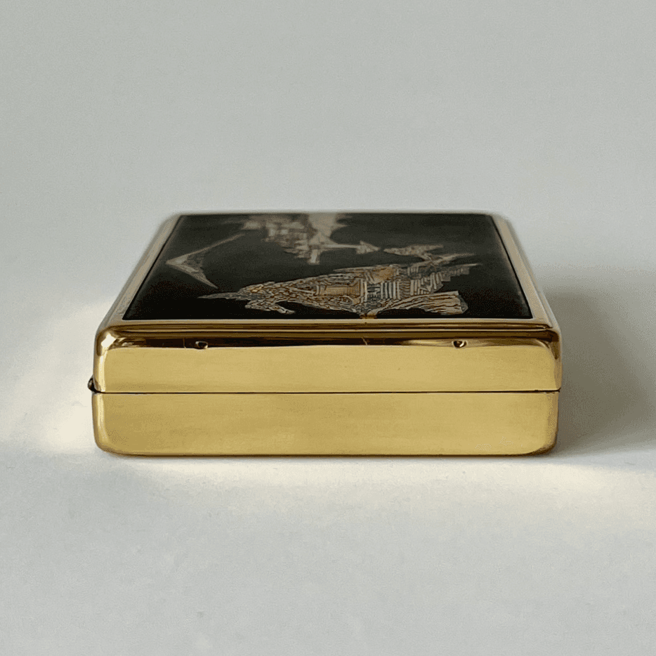 Vintage Clover Musical Powder Compact Gold Tone Vanity Case detail 4